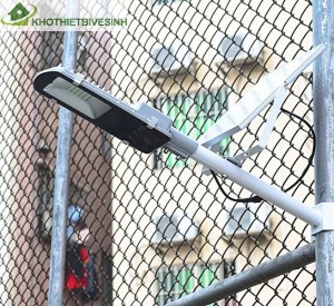 Đèn năng lượng mặt trời 100W có điều khiển từ xa